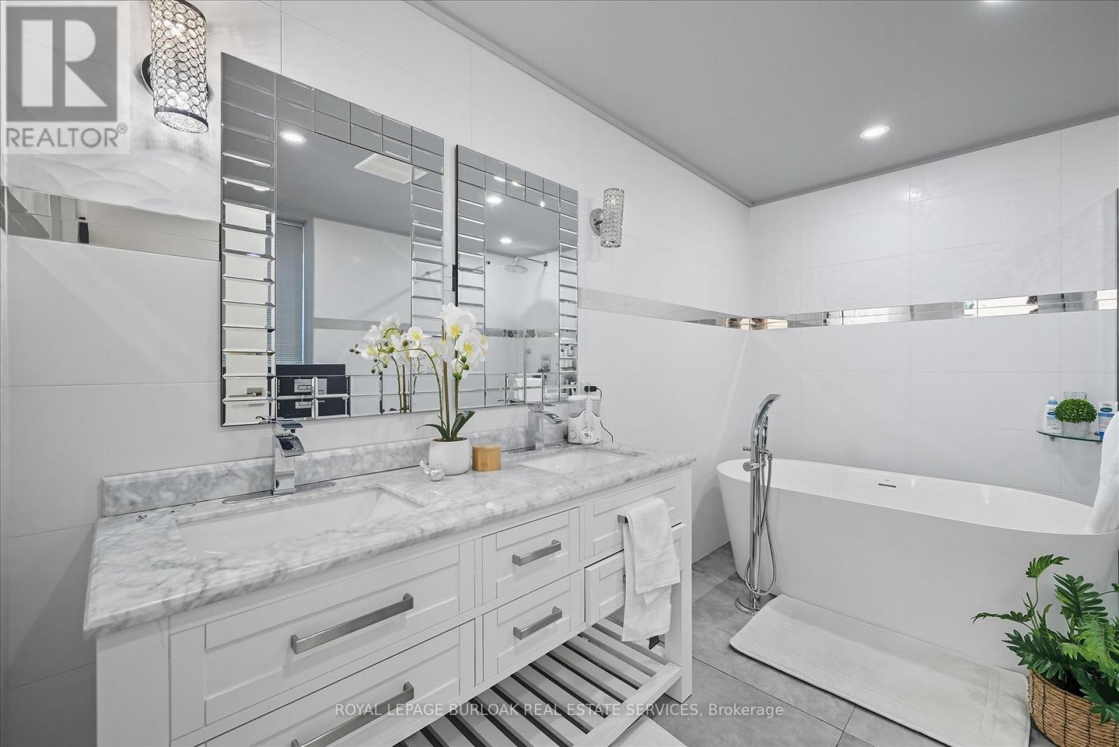 568 Dynes Road, Burlington, Ontario  L7N 2V2 - Photo 19 - W12522006