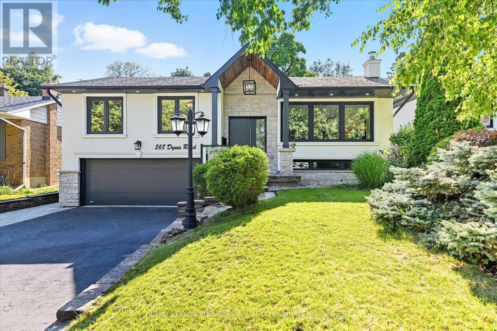 568 Dynes Road, Burlington, Ontario  L7N 2V2 - Photo 2 - W12522006