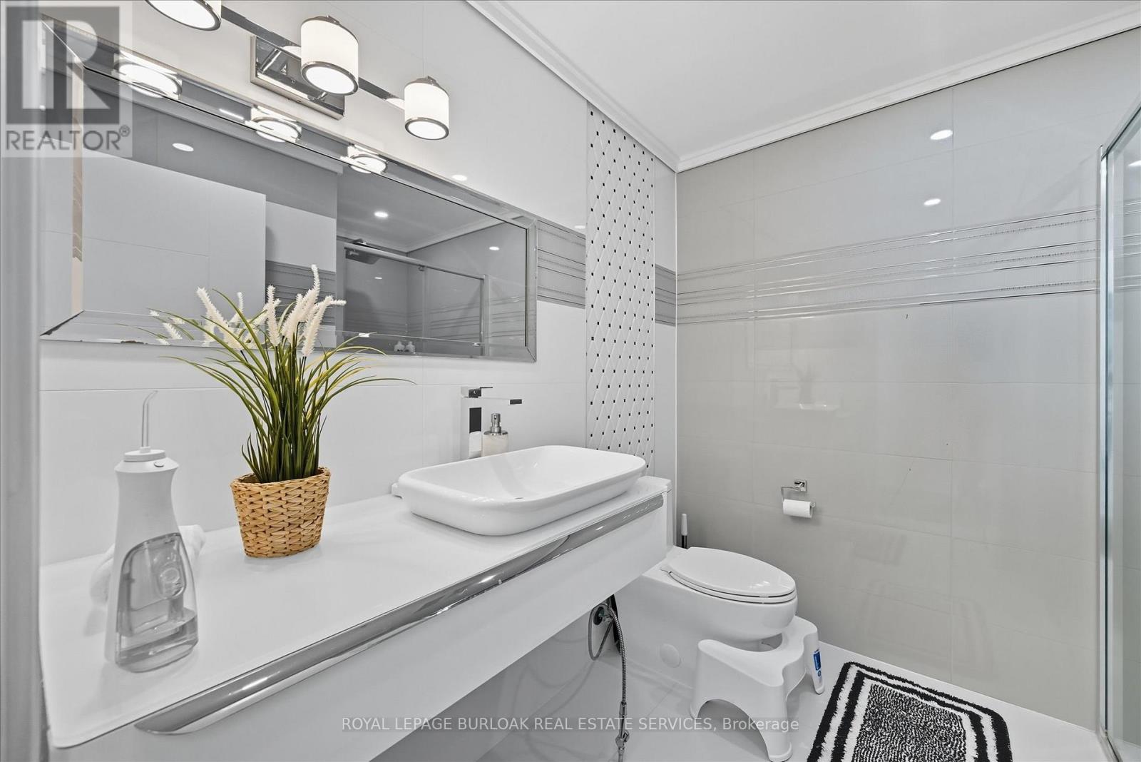 568 Dynes Road, Burlington, Ontario  L7N 2V2 - Photo 21 - W12522006