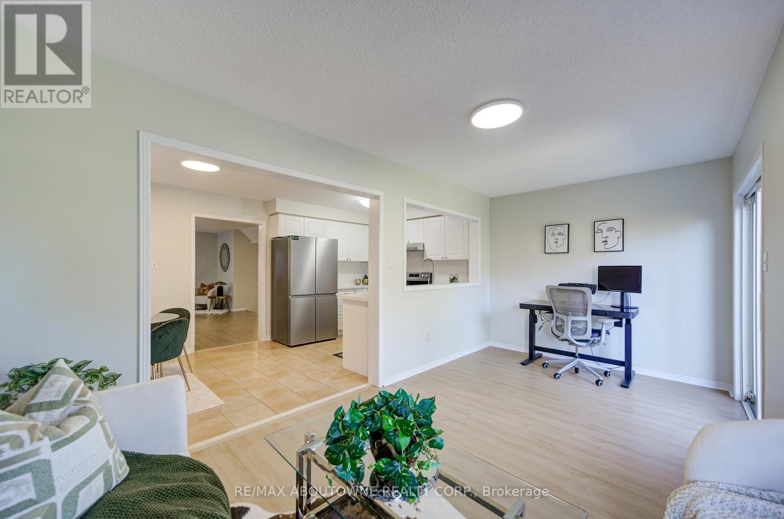 5575 Margarita Crescent, Mississauga, Ontario  L5M 6Z2 - Photo 15 - W12522044