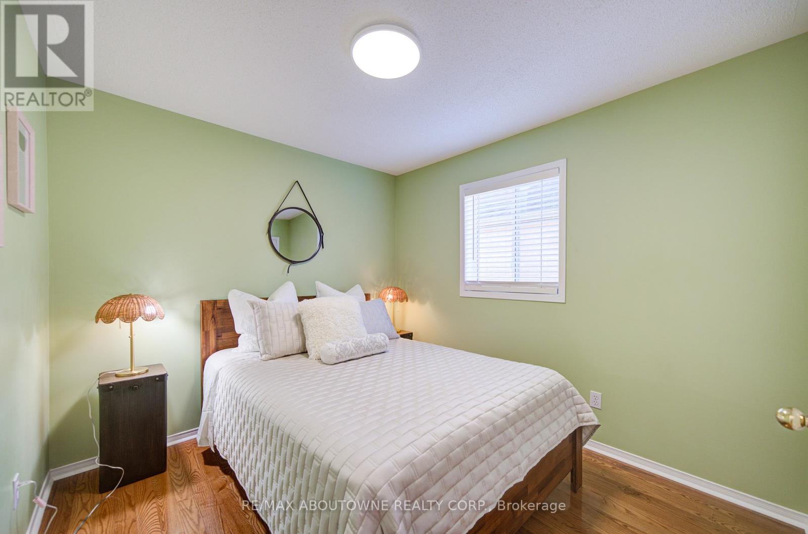 5575 Margarita Crescent, Mississauga, Ontario  L5M 6Z2 - Photo 24 - W12522044