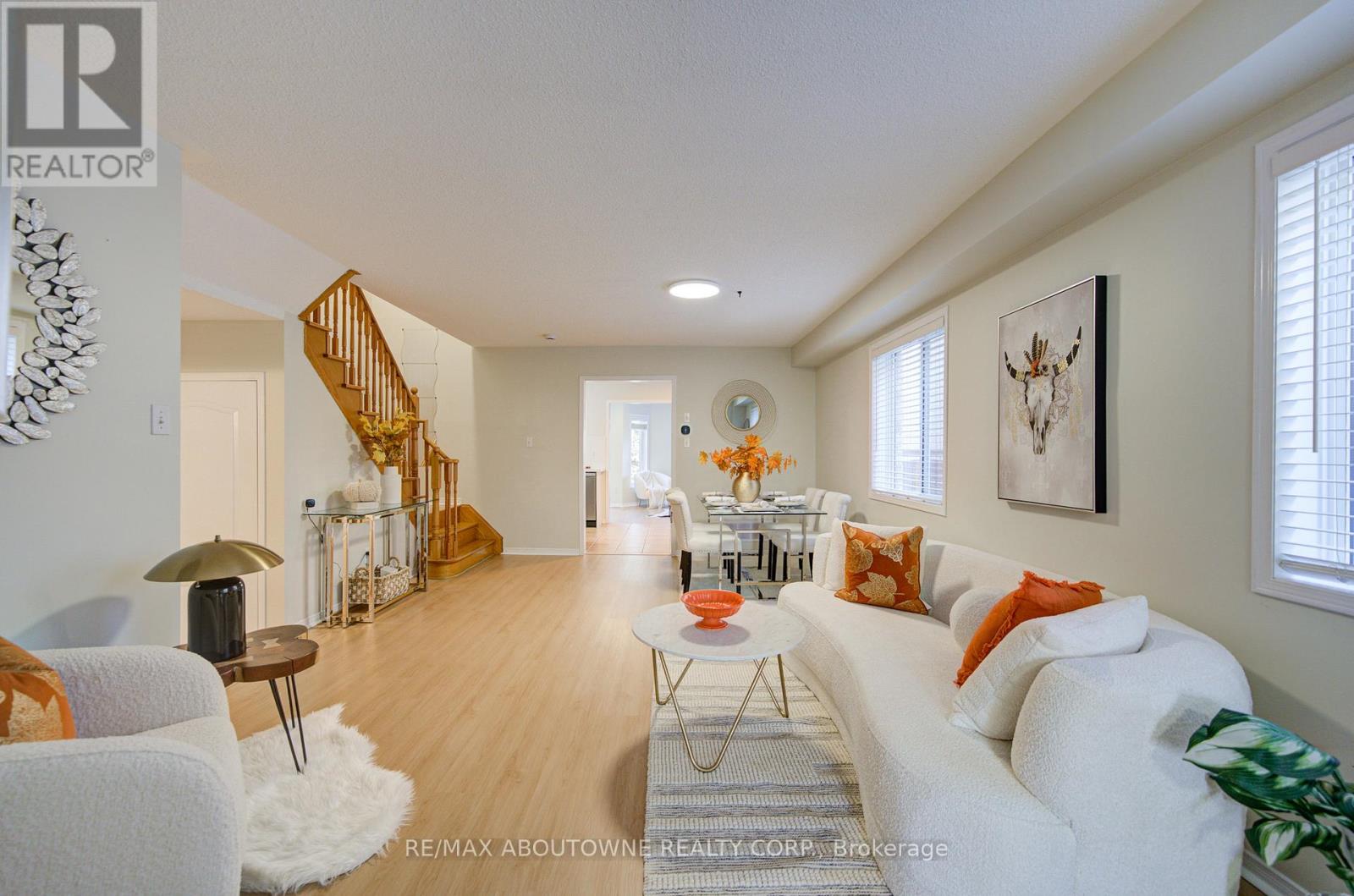 5575 Margarita Crescent, Mississauga, Ontario  L5M 6Z2 - Photo 5 - W12522044