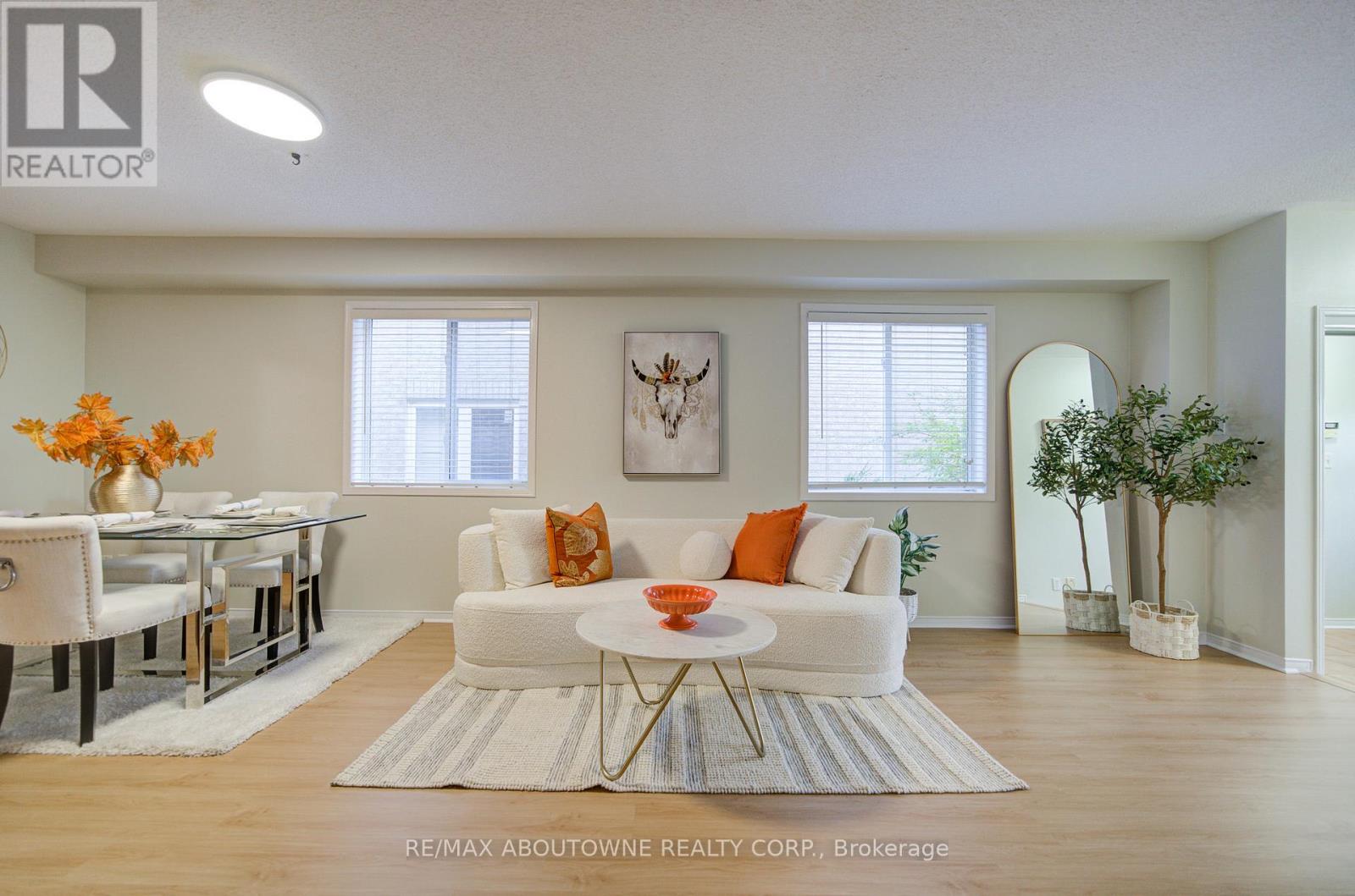 5575 Margarita Crescent, Mississauga, Ontario  L5M 6Z2 - Photo 6 - W12522044