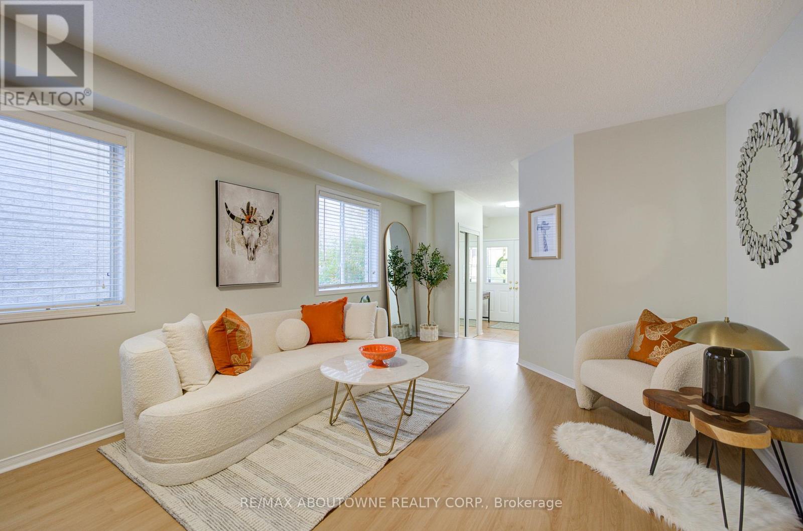 5575 Margarita Crescent, Mississauga, Ontario  L5M 6Z2 - Photo 7 - W12522044