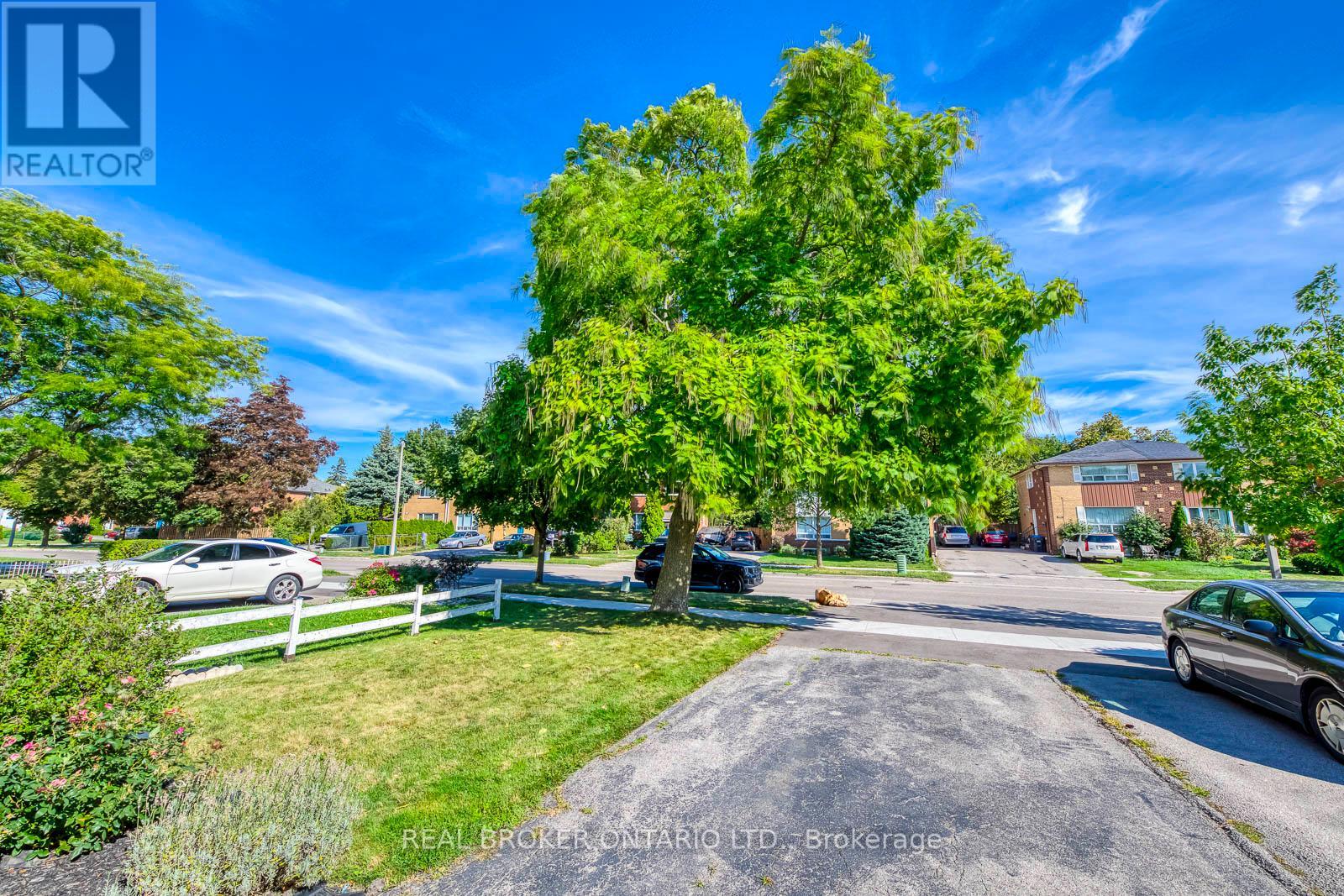 2331 Brookhurst Road, Mississauga, Ontario  L5J 1R1 - Photo 11 - W12522054