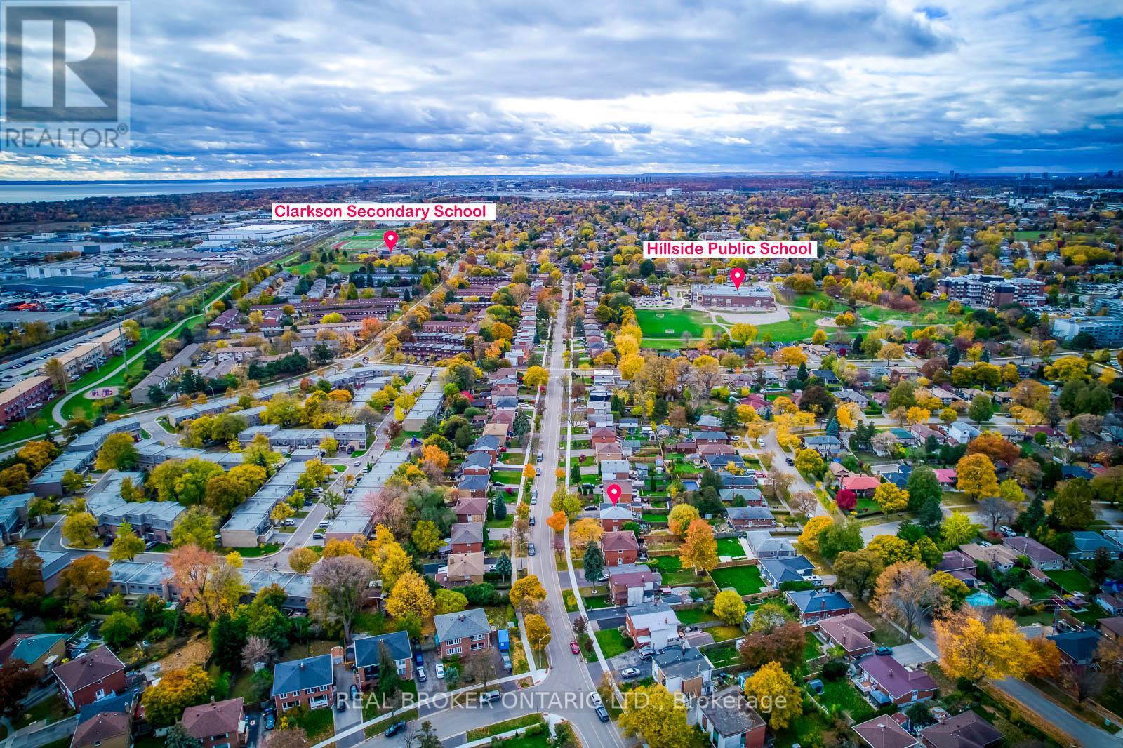 2331 Brookhurst Road, Mississauga, Ontario  L5J 1R1 - Photo 9 - W12522054