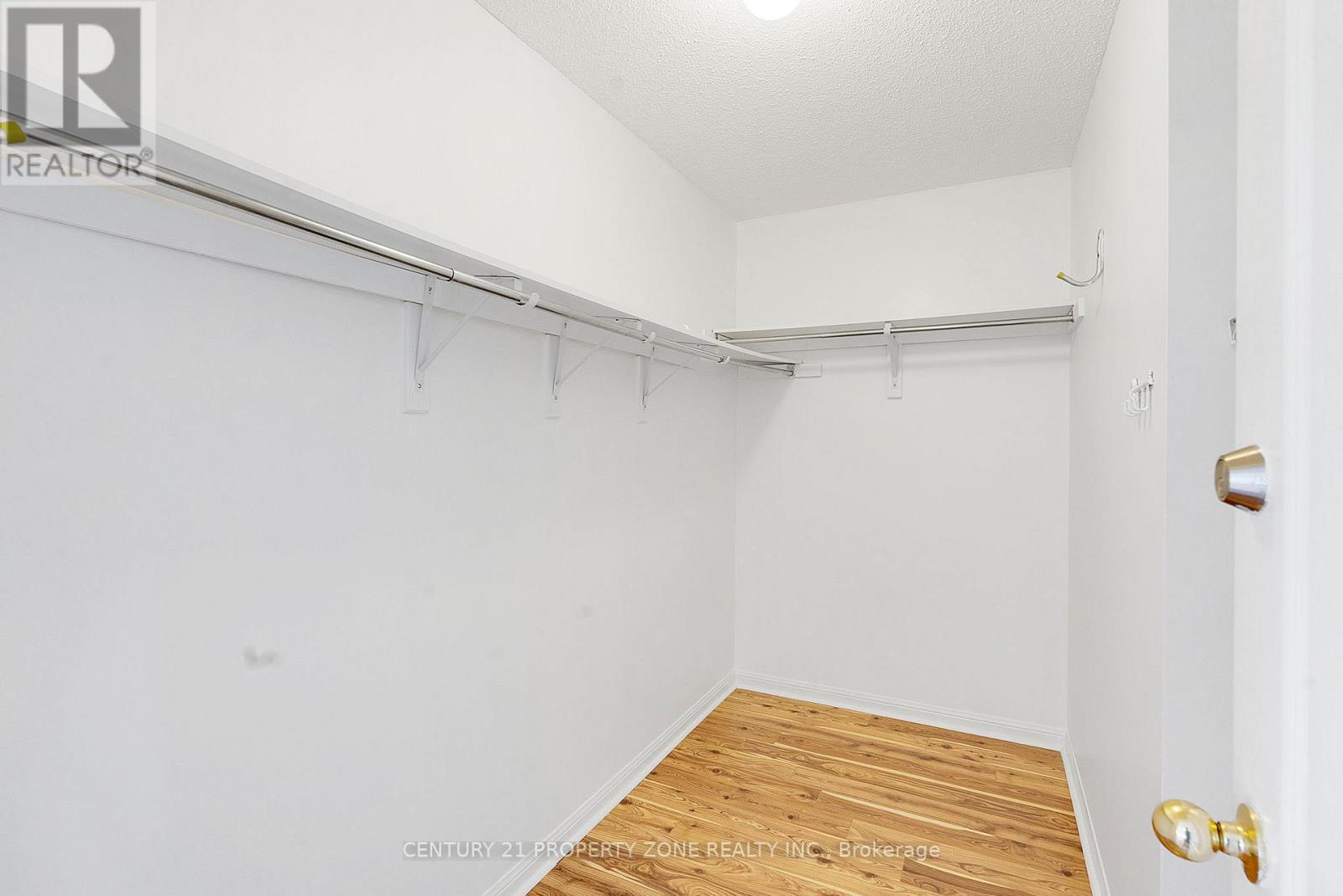 37 Clyde Road, Brampton, Ontario  L6X 0M6 - Photo 17 - W12522060