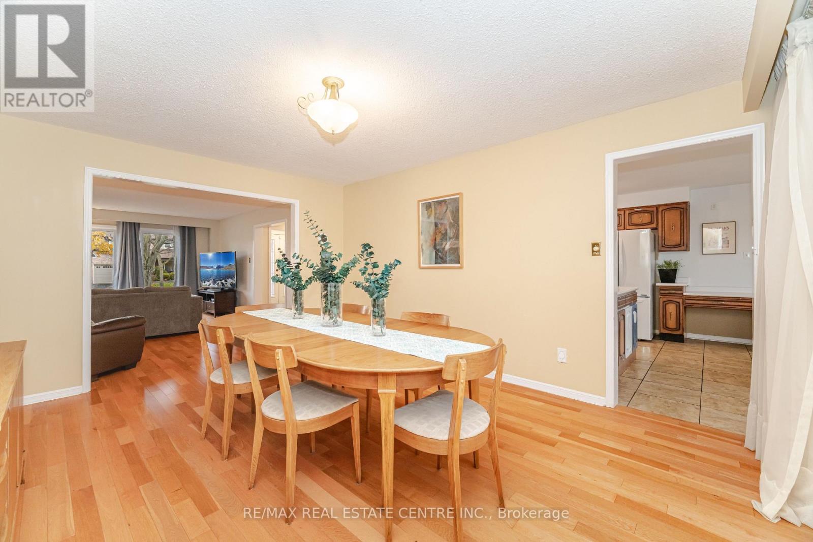 1839 Audubon Boulevard, Mississauga, Ontario  L4W 3X4 - Photo 16 - W12522078