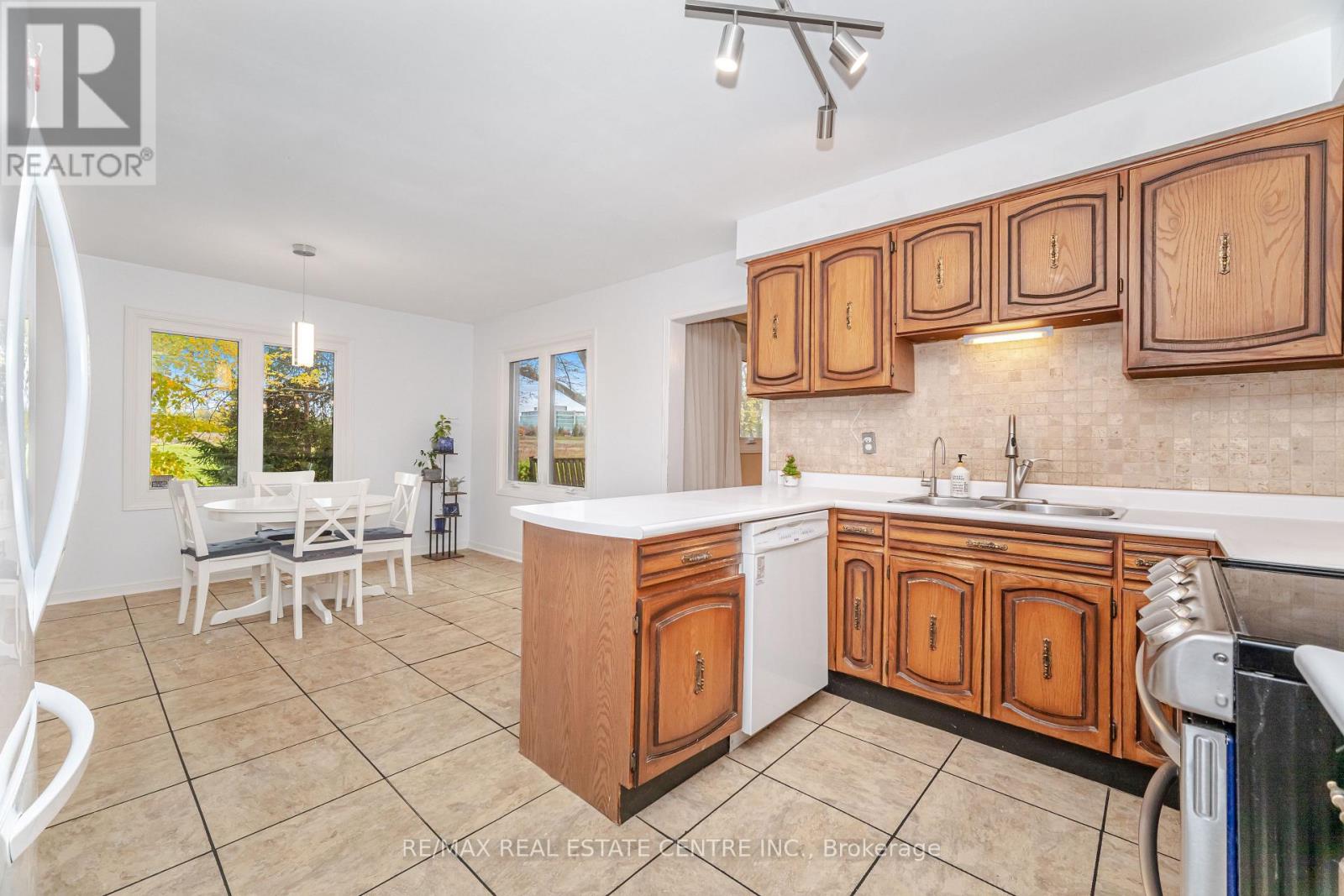 1839 Audubon Boulevard, Mississauga, Ontario  L4W 3X4 - Photo 18 - W12522078