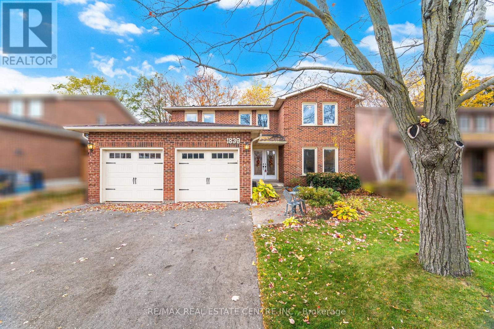 1839 Audubon Boulevard, Mississauga, Ontario  L4W 3X4 - Photo 2 - W12522078