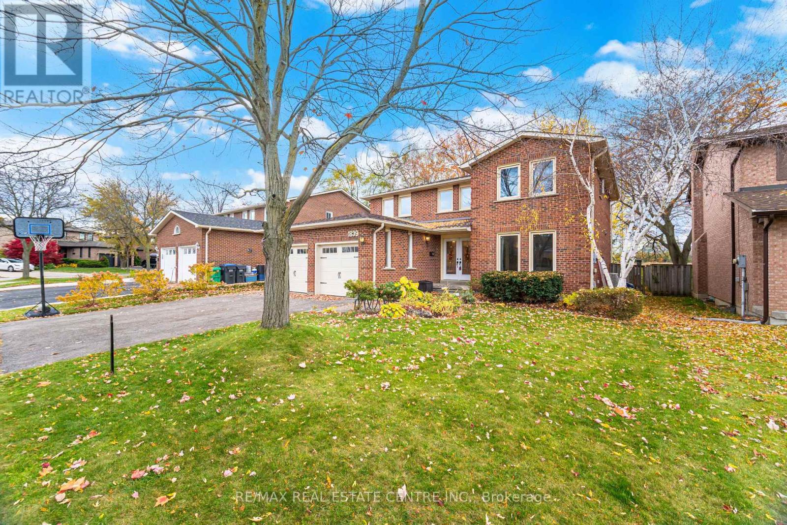 1839 Audubon Boulevard, Mississauga, Ontario  L4W 3X4 - Photo 5 - W12522078
