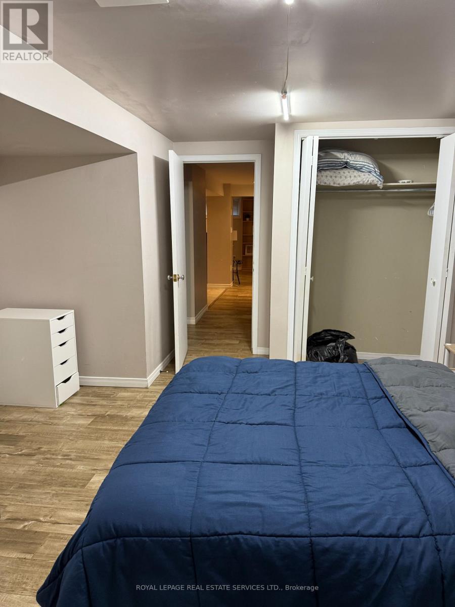 2402 Belyea Street, Oakville, Ontario  L6L 1P1 - Photo 8 - W12522100