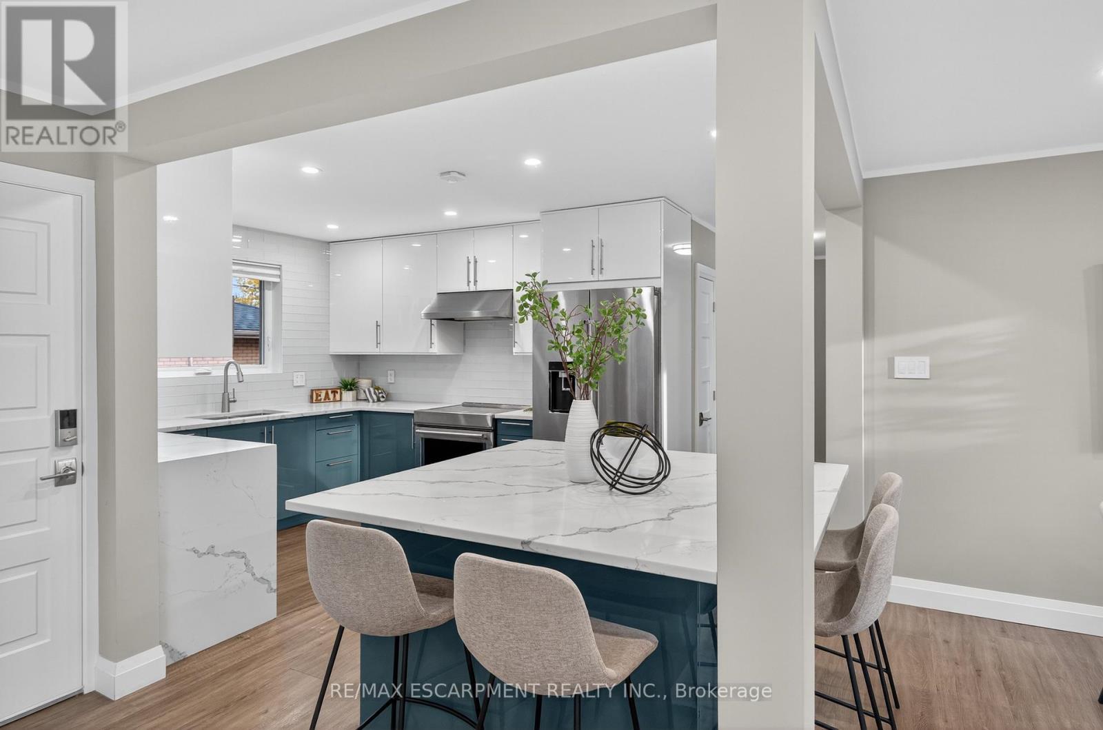 3464 Rexway Drive, Burlington, Ontario  L7N 2L6 - Photo 11 - W12522124