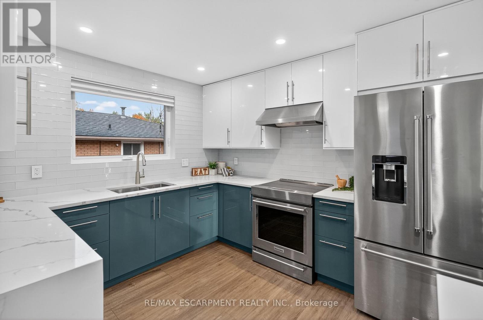 3464 Rexway Drive, Burlington, Ontario  L7N 2L6 - Photo 12 - W12522124