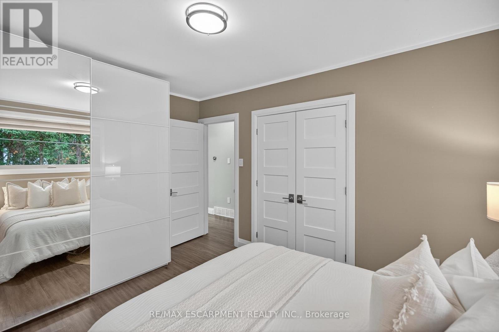 3464 Rexway Drive, Burlington, Ontario  L7N 2L6 - Photo 17 - W12522124