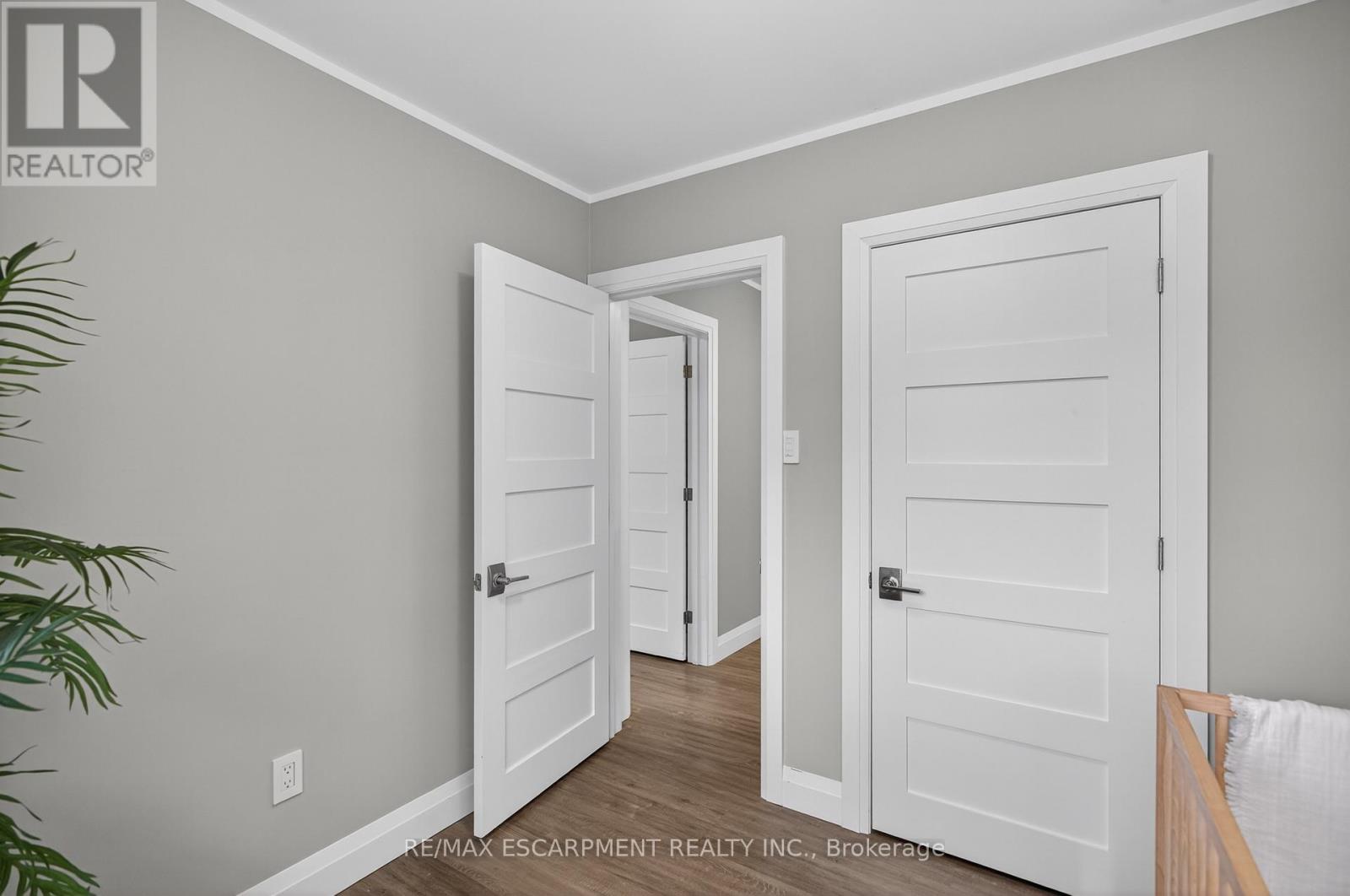 3464 Rexway Drive, Burlington, Ontario  L7N 2L6 - Photo 19 - W12522124