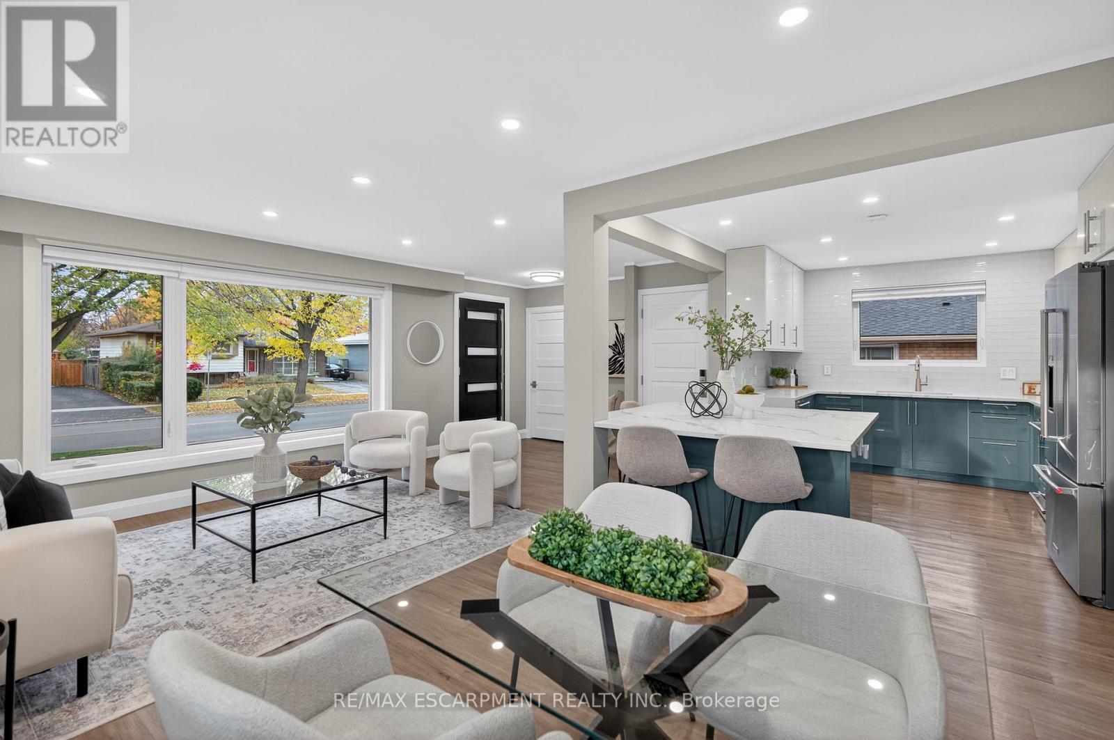 3464 Rexway Drive, Burlington, Ontario  L7N 2L6 - Photo 5 - W12522124