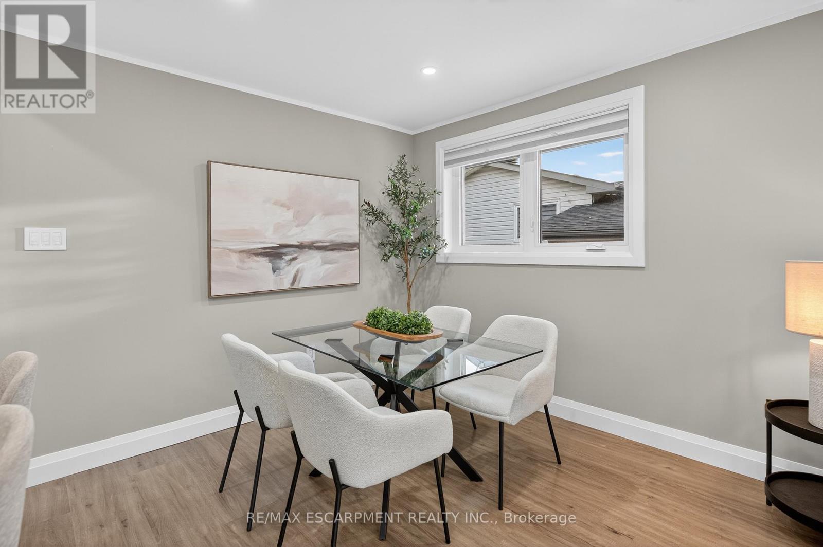 3464 Rexway Drive, Burlington, Ontario  L7N 2L6 - Photo 9 - W12522124