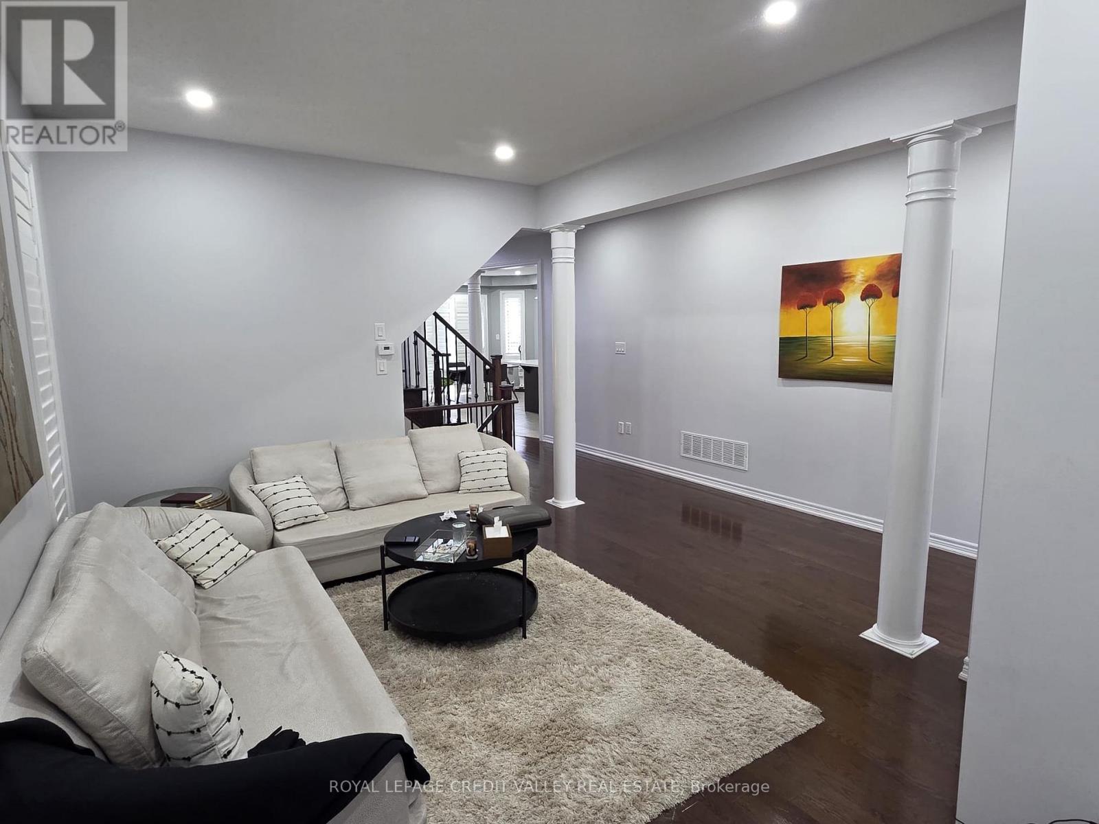 242 Jarrett Xing (Upper) Court, Milton, Ontario  L9T 6Z9 - Photo 6 - W12522154