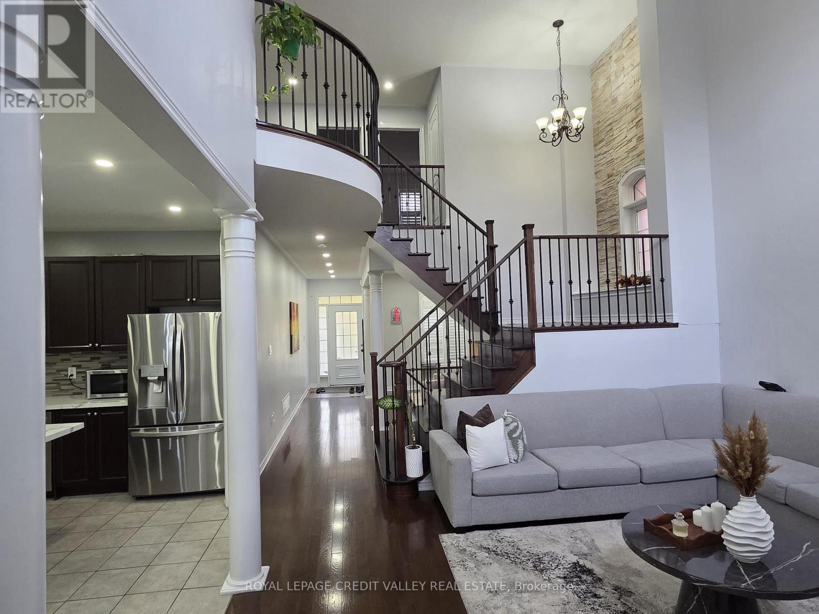 242 Jarrett Xing (Upper) Court, Milton, Ontario  L9T 6Z9 - Photo 8 - W12522154