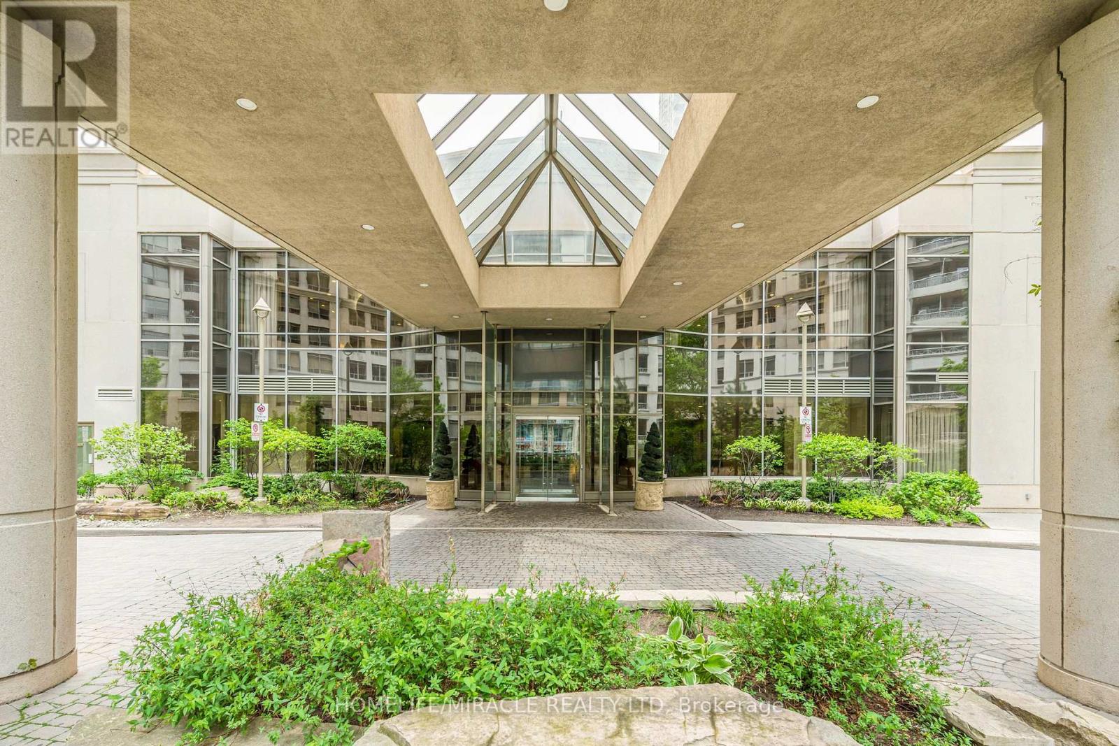 1922 - 3888 DUKE OF YORK BOULEVARD, Mississauga, Ontario