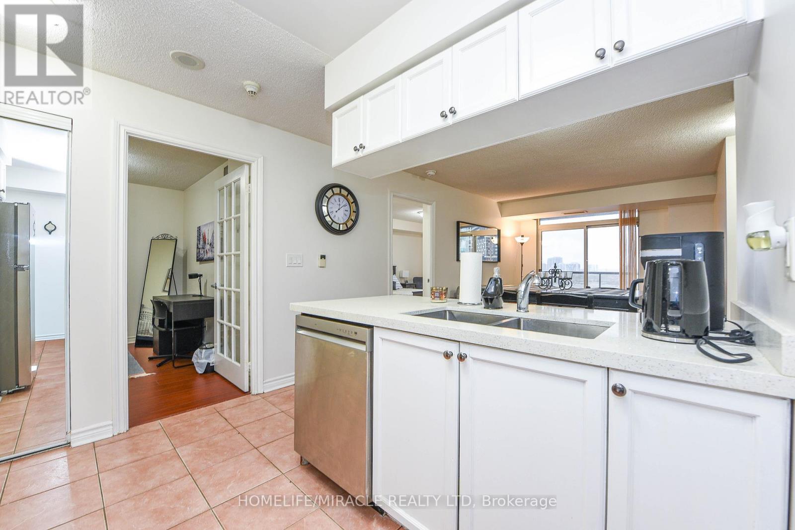 1922 - 3888 Duke Of York Boulevard, Mississauga, Ontario  L5B 4P5 - Photo 20 - W12522158