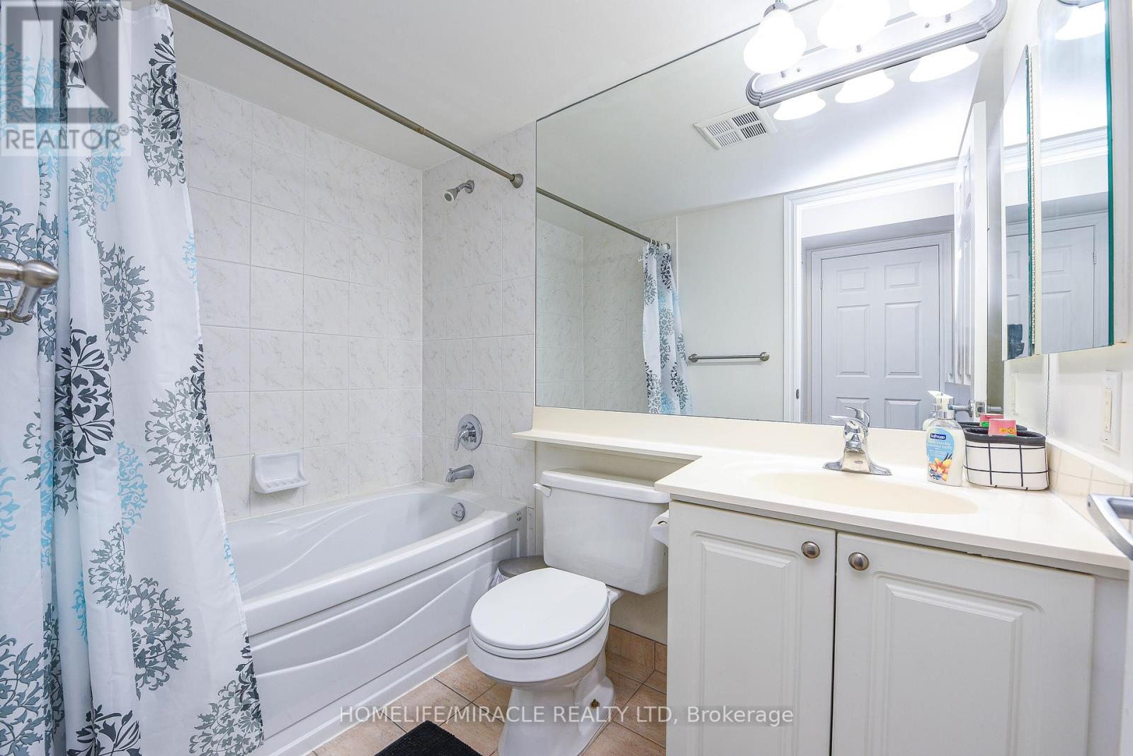 1922 - 3888 Duke Of York Boulevard, Mississauga, Ontario  L5B 4P5 - Photo 25 - W12522158