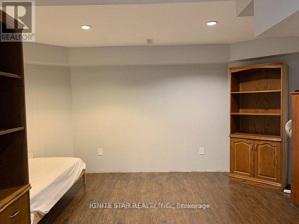 3405 Colonial Drive, Mississauga, Ontario  L5L 5B9 - Photo 11 - W12522160