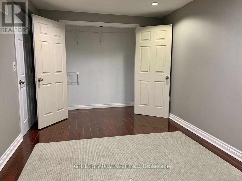 3405 Colonial Drive, Mississauga, Ontario  L5L 5B9 - Photo 5 - W12522160