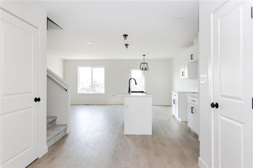 65 Kootenay Way, Steinbach, Manitoba  R5G 2Y1 - Photo 3 - 202527633