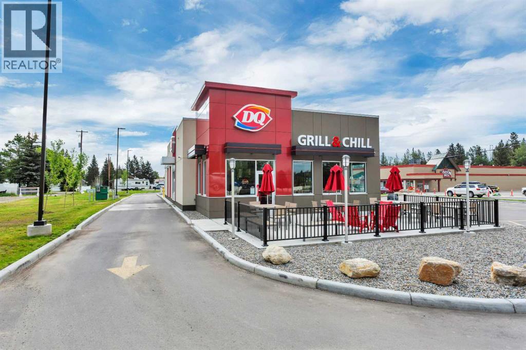 556 Main Avenue W, Sundre, Alberta  T0M 1X0 - Photo 4 - A2242354