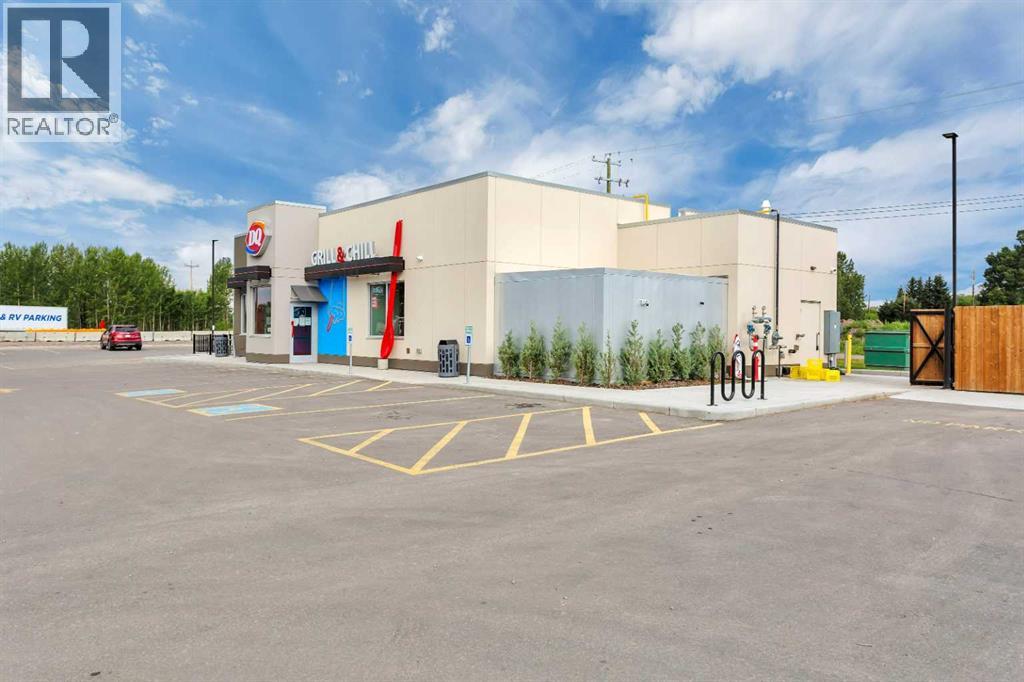 556 Main Avenue W, Sundre, Alberta  T0M 1X0 - Photo 6 - A2242354