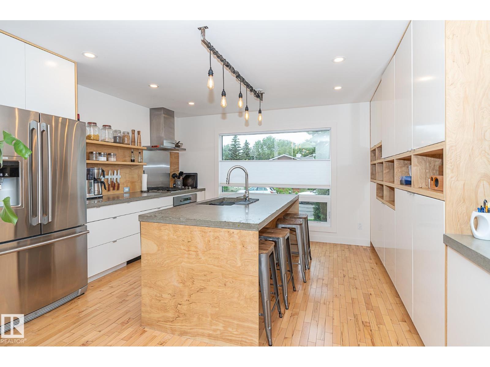 12211 42a Av Nw, Edmonton, Alberta  T6J 0X5 - Photo 3 - E4465087