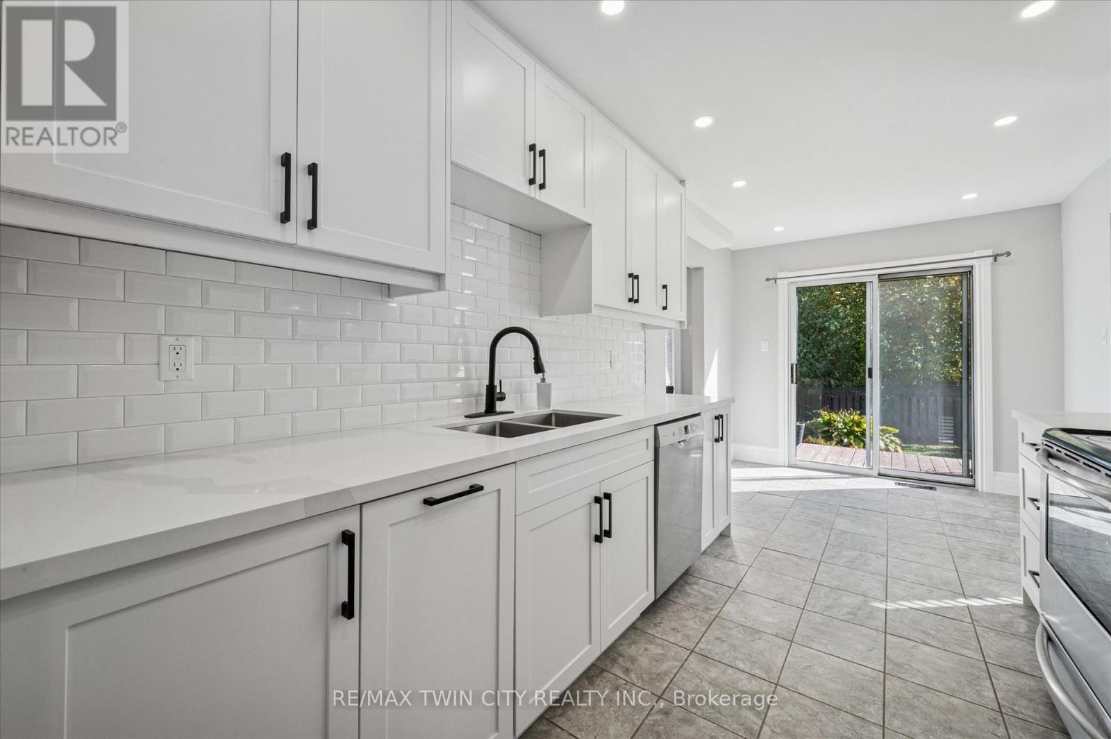 55 Enfield Drive, Cambridge, Ontario  N1P 1B5 - Photo 10 - X12521860