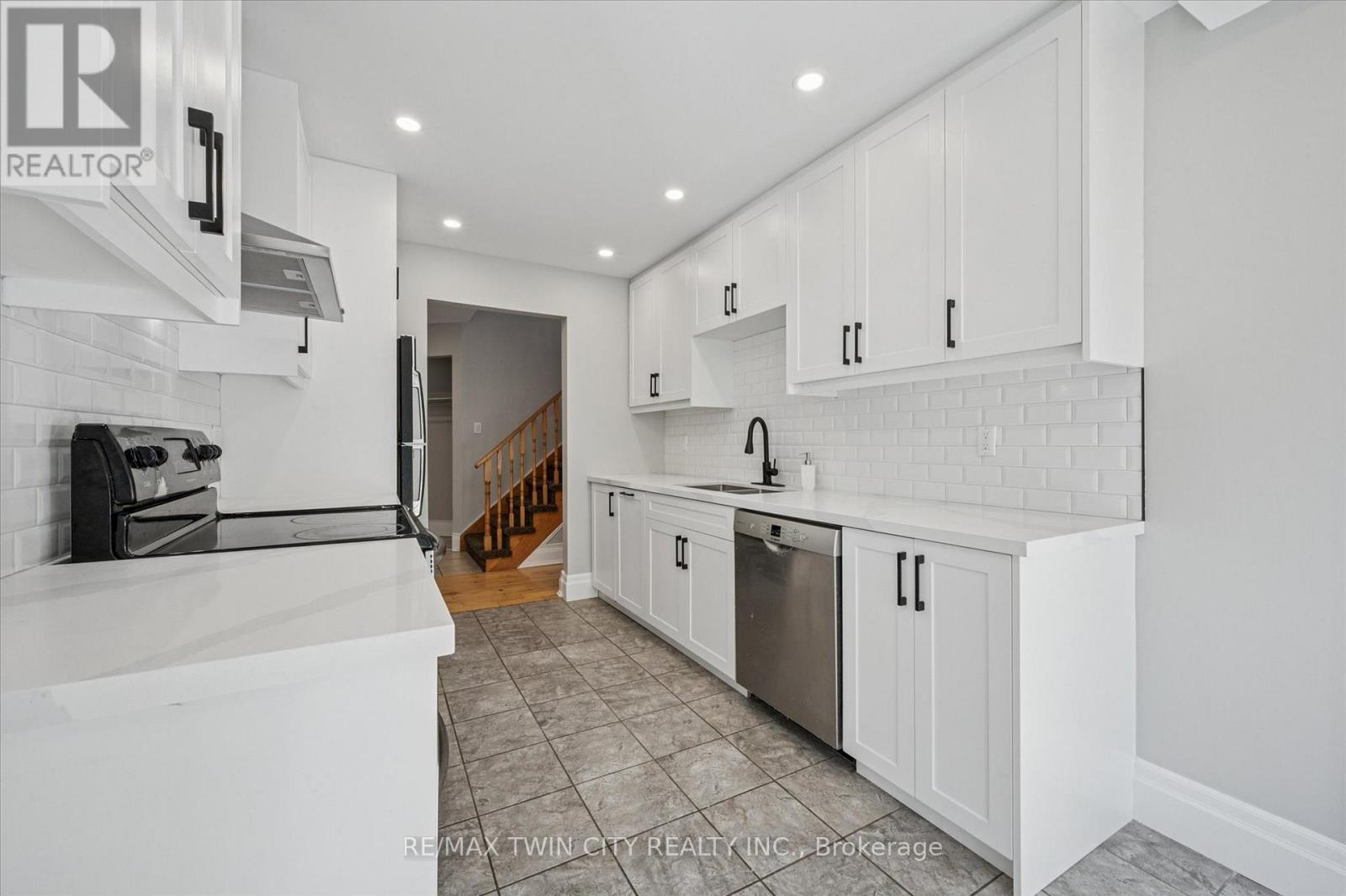 55 Enfield Drive, Cambridge, Ontario  N1P 1B5 - Photo 11 - X12521860