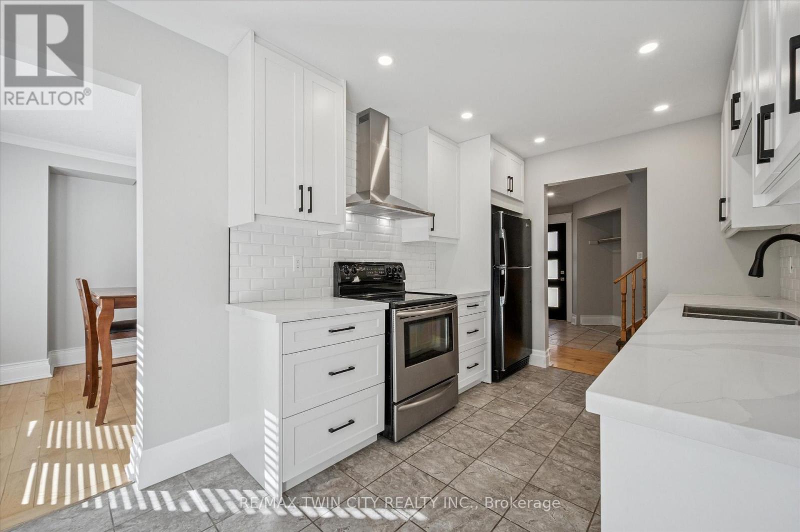 55 Enfield Drive, Cambridge, Ontario  N1P 1B5 - Photo 12 - X12521860