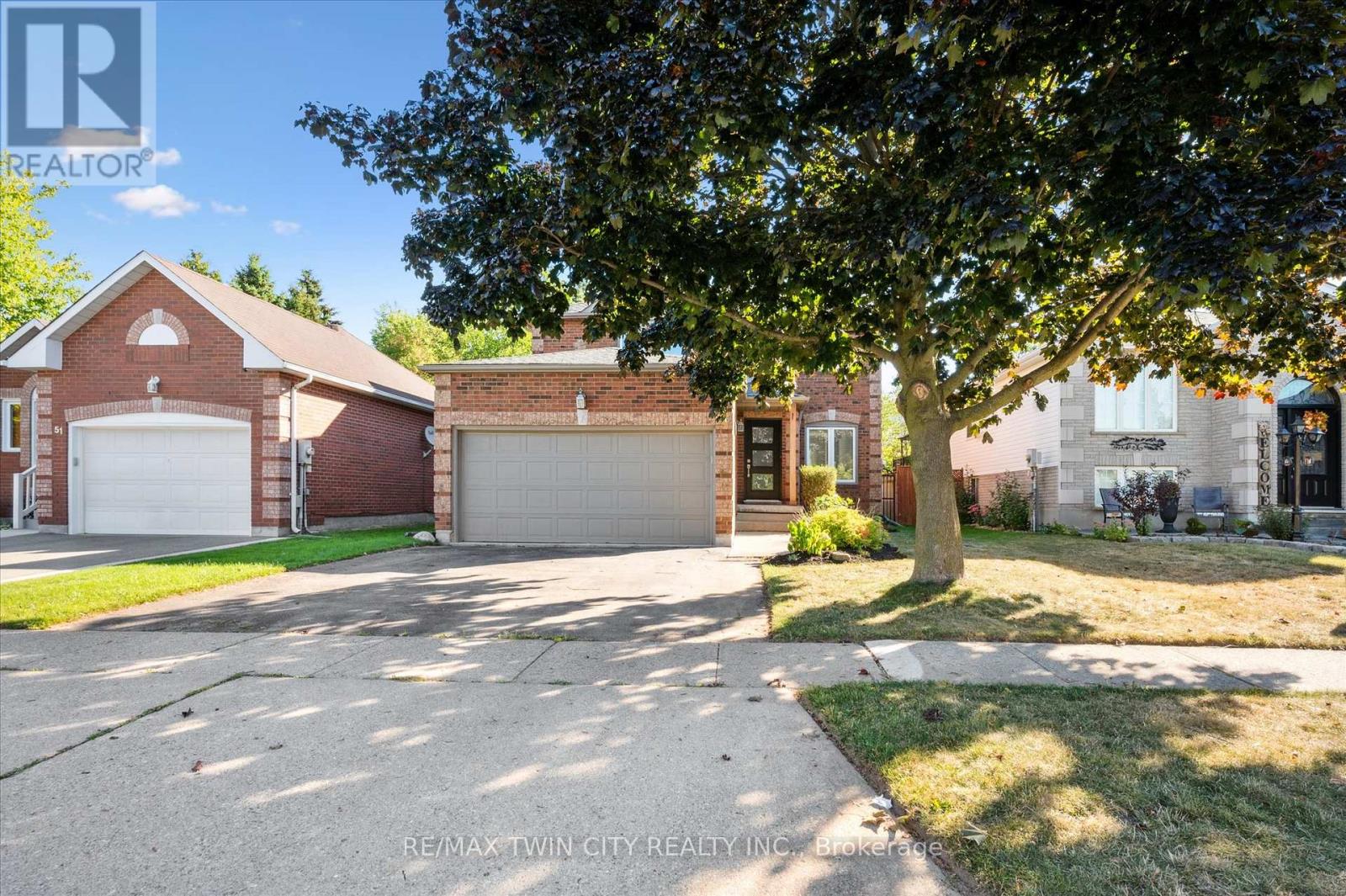 55 Enfield Drive, Cambridge, Ontario  N1P 1B5 - Photo 2 - X12521860