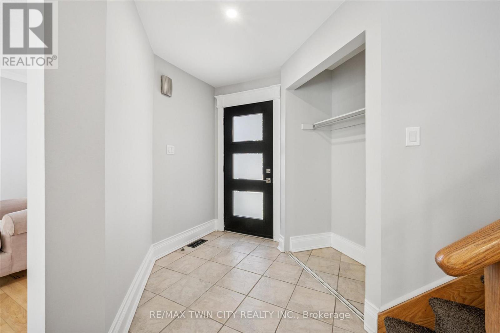 55 Enfield Drive, Cambridge, Ontario  N1P 1B5 - Photo 5 - X12521860