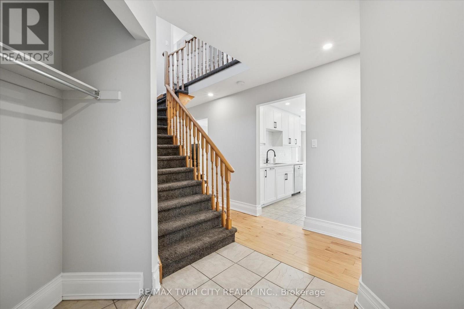 55 Enfield Drive, Cambridge, Ontario  N1P 1B5 - Photo 6 - X12521860