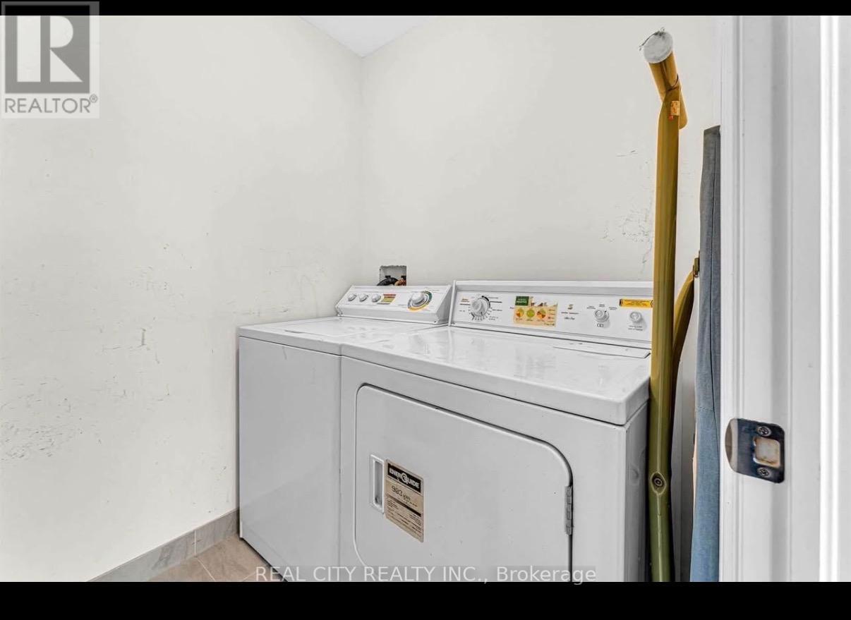 121 Hibiscus Lane, Hamilton, Ontario  L8K 0A3 - Photo 6 - X12521930