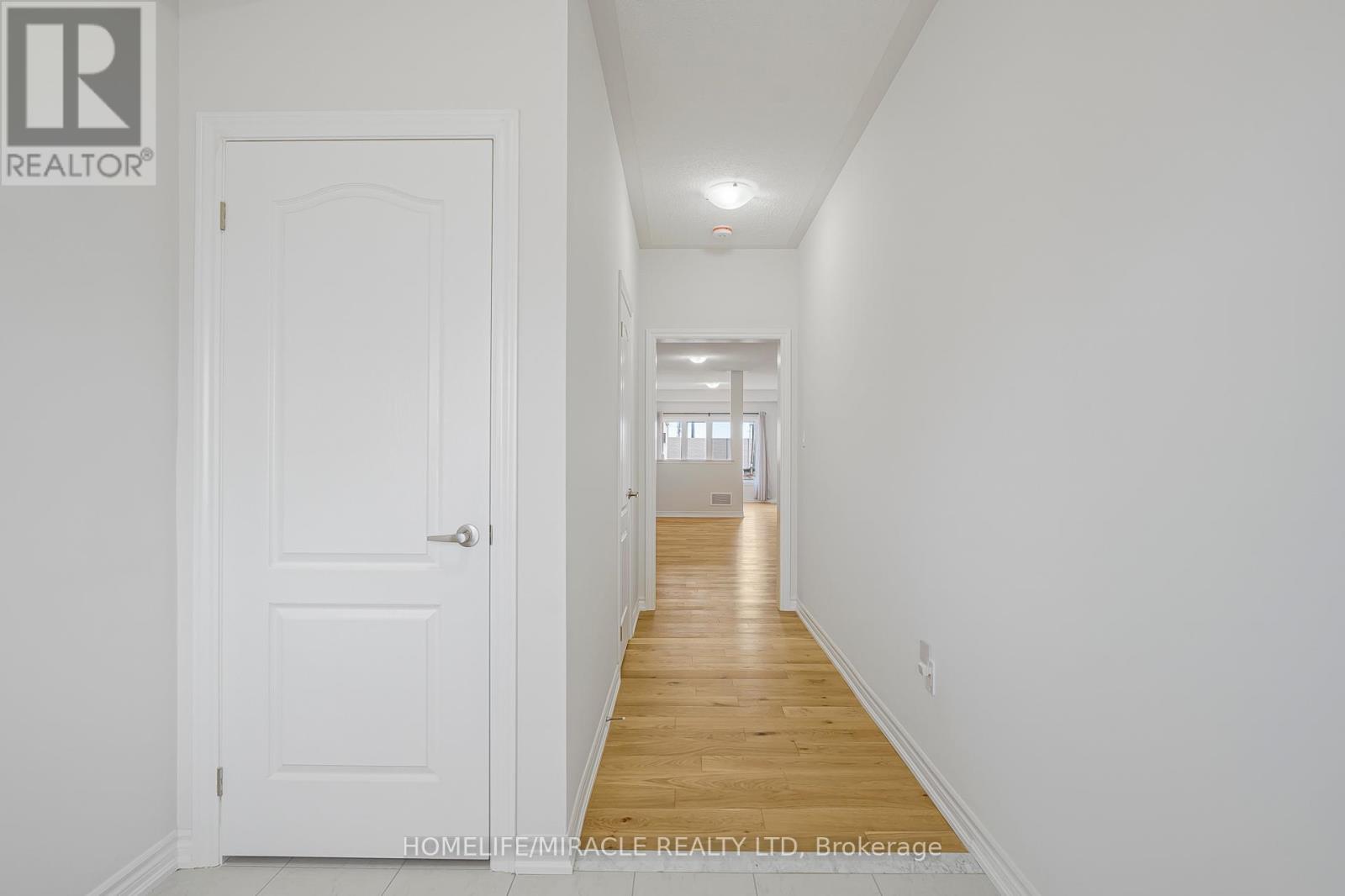 120 Baker Street, Thorold, Ontario  L2V 5G7 - Photo 3 - X12521968