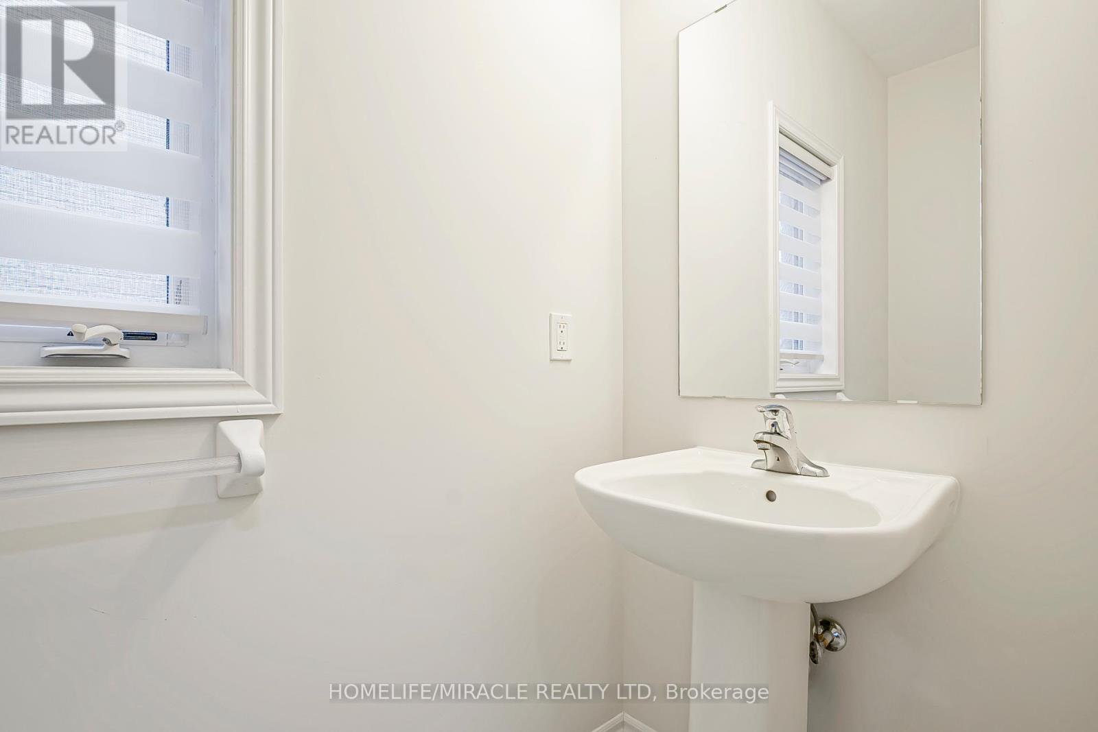 120 Baker Street, Thorold, Ontario  L2V 5G7 - Photo 5 - X12521968