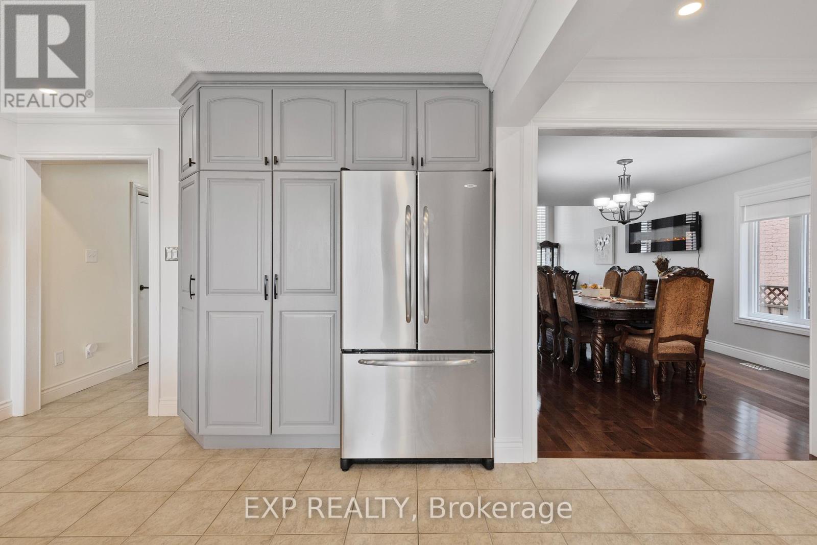 10 Vega Crescent, Hamilton, Ontario  L8E 4S7 - Photo 12 - X12522086