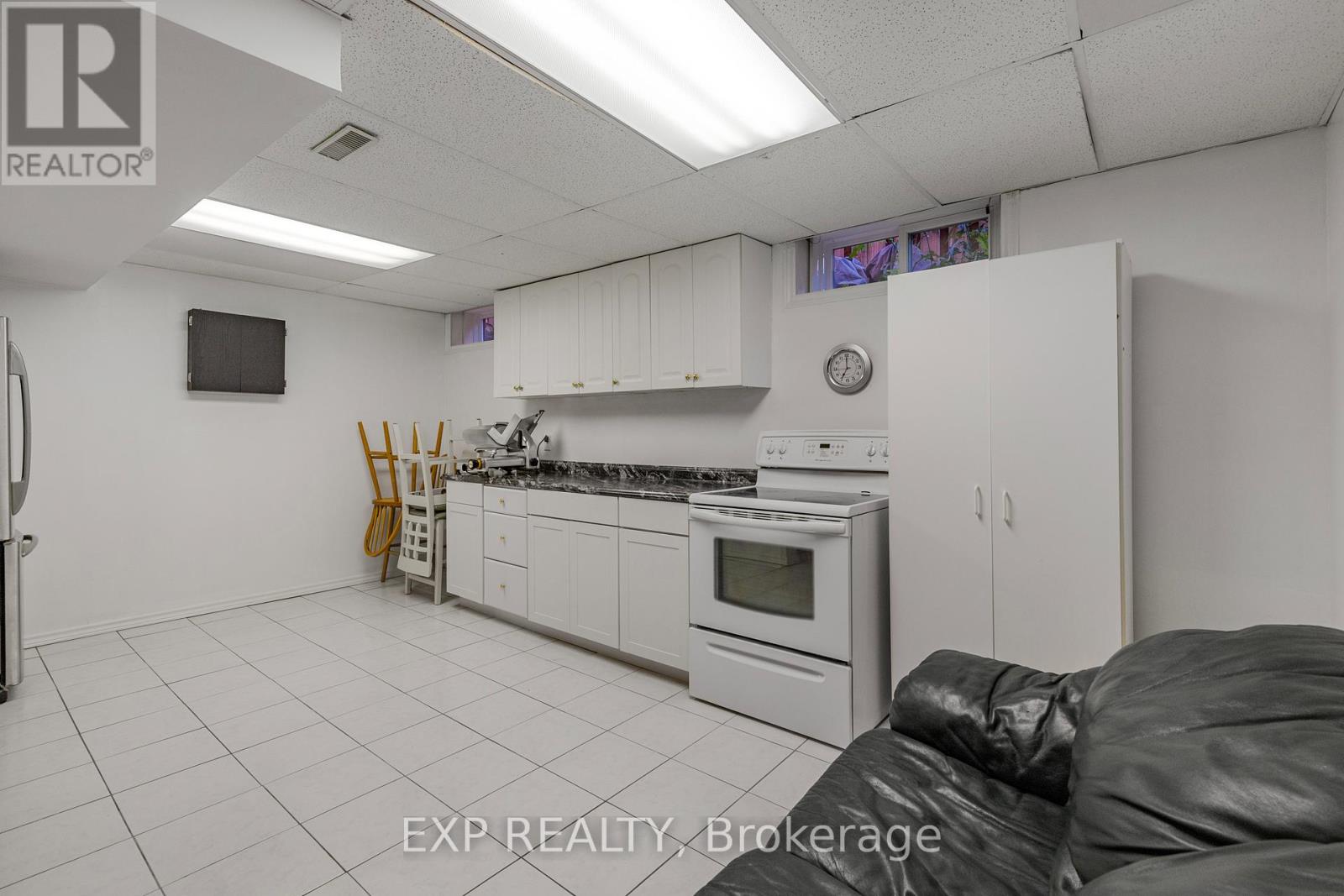 10 Vega Crescent, Hamilton, Ontario  L8E 4S7 - Photo 32 - X12522086