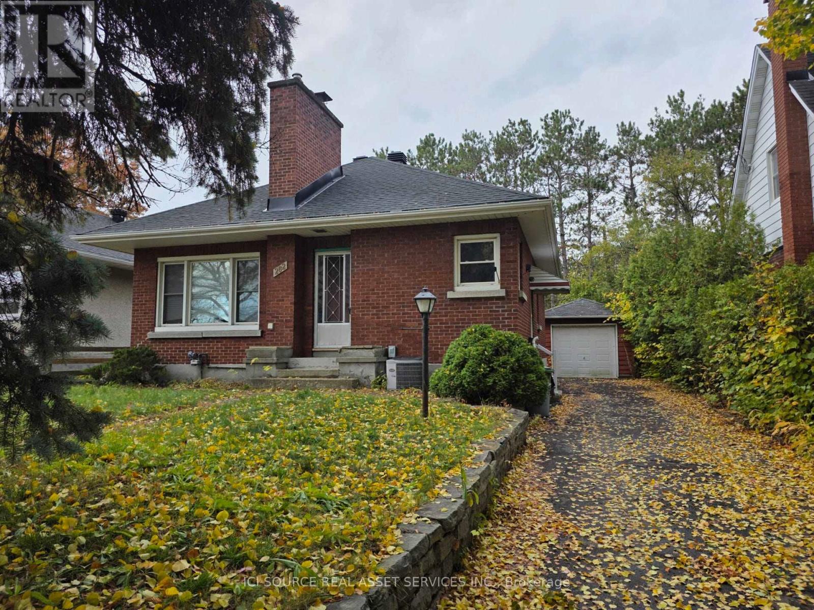 262 DALE AVENUE, Ottawa, Ontario