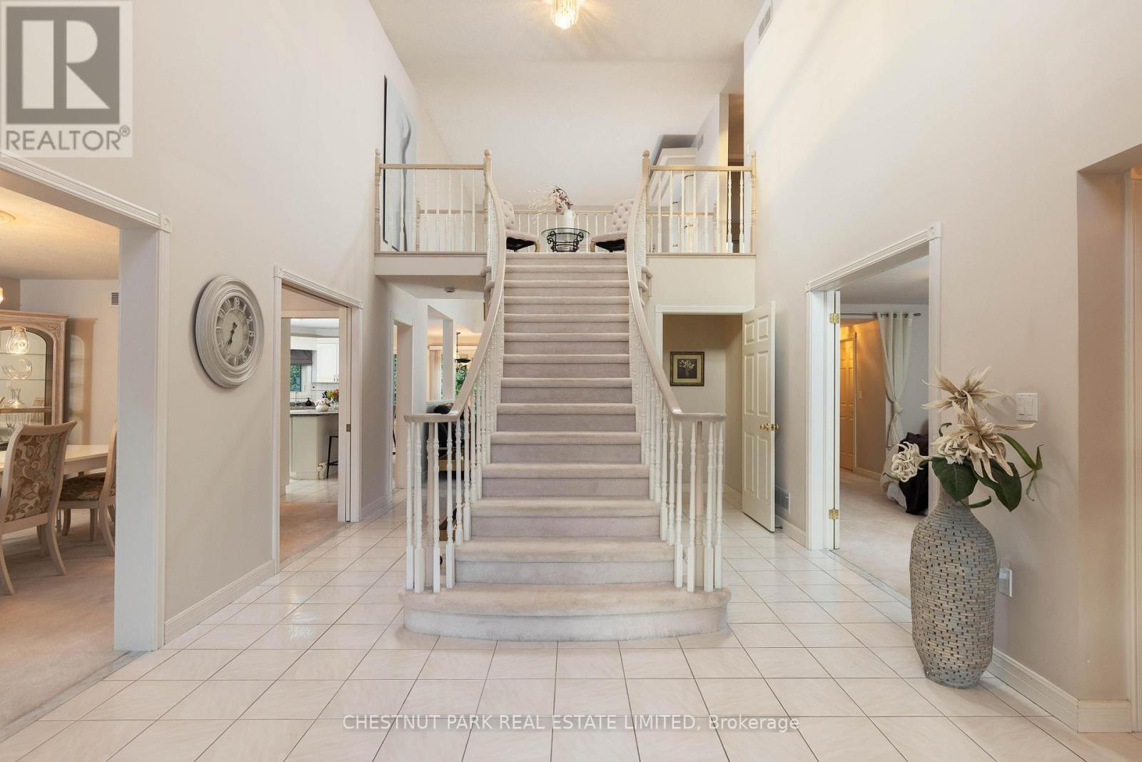 81 Francis Creek Boulevard, St. Catharines, Ontario  L2W 1B3 - Photo 4 - X12522188