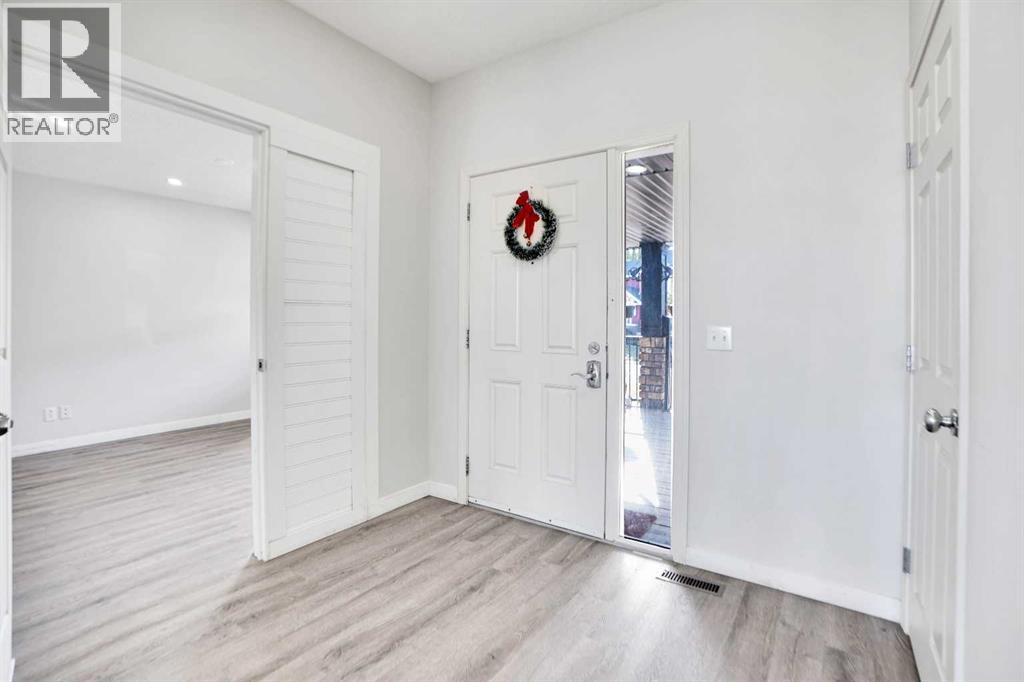 85 Boulder Creek Manor Se, Langdon, Alberta  T0J 1X3 - Photo 3 - A2266885