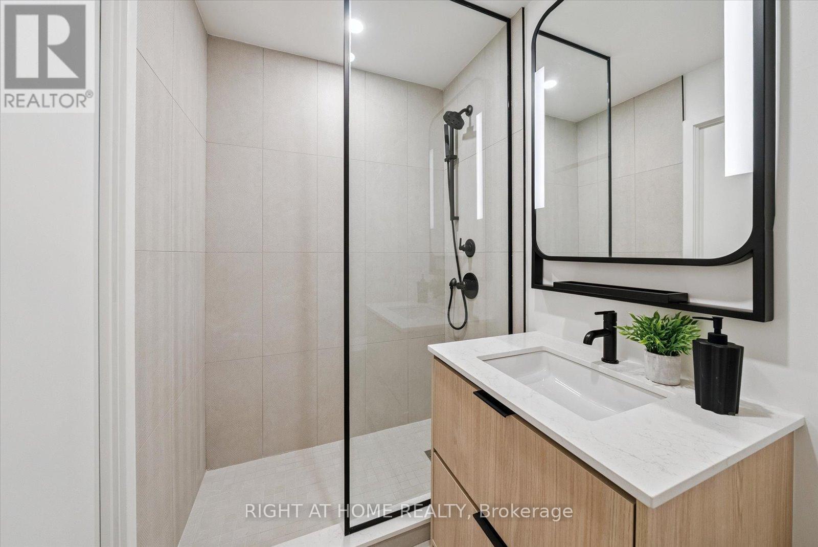 1309 - 1050 Eastern Avenue, Toronto, Ontario  M4L 0B7 - Photo 13 - E12519362