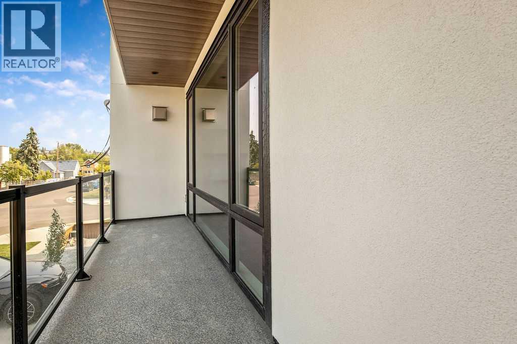 Property at 935 2 Avenue NE image 2