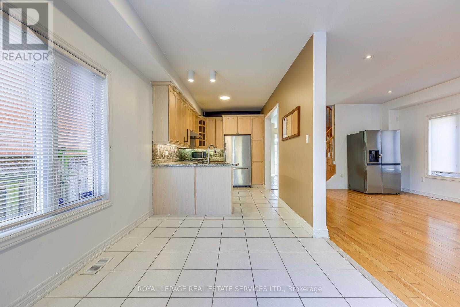 2457 Hilda Drive, Oakville, Ontario L6H 7N5 - Photo 11 - W12520654